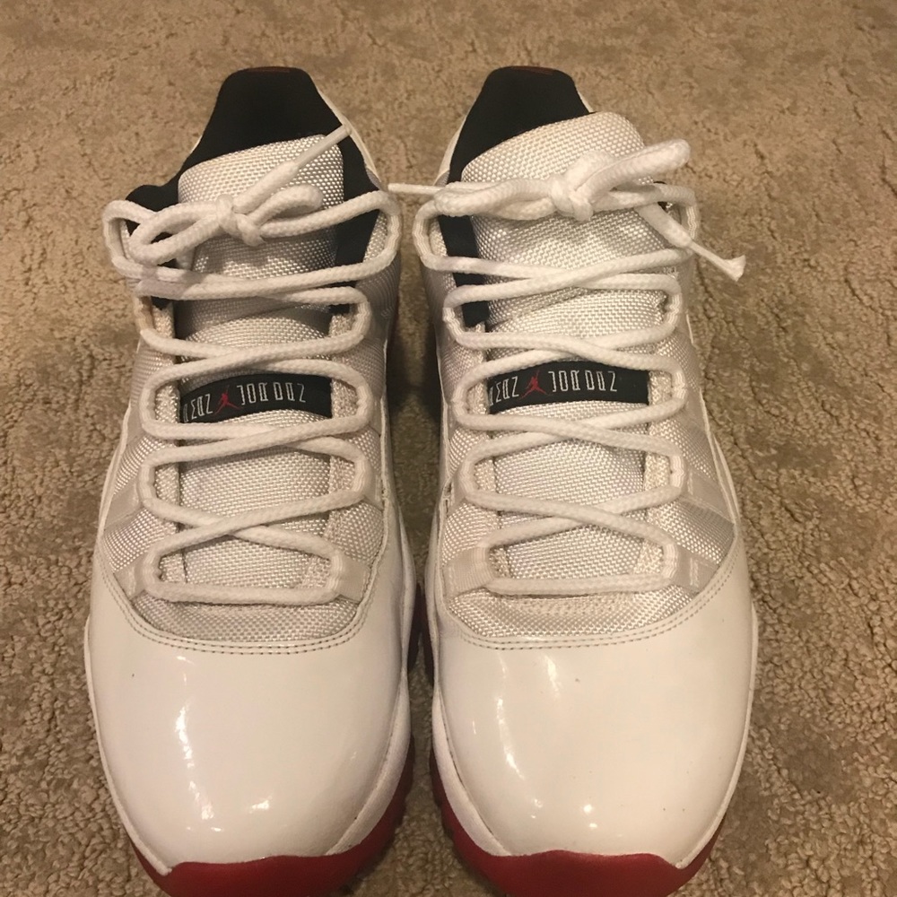 Jordan 11’s low